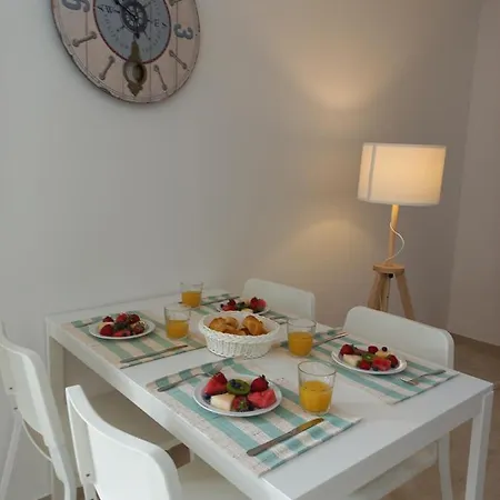 Helena's House Назаре